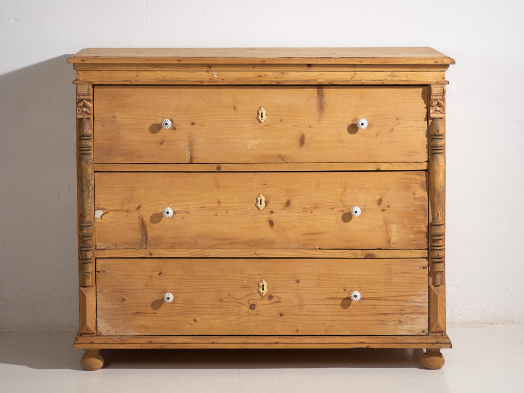 Antigua cajonera de madera maciza (c.1920) #4