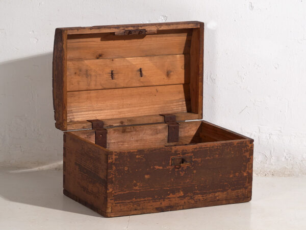 Cofre antiguo con pátina de color oscuro (c.1900) #3