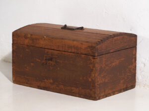 Coffre ancien à patine foncée (c.1900) #3