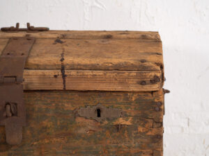 Cofre antiguo de estilo primitivo (c.1900) #4