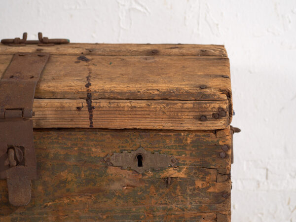 Cofre antiguo de estilo primitivo (c.1900) #4