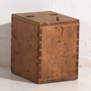 Antigua caja de almacenaje de madera maciza (c.1920) #7