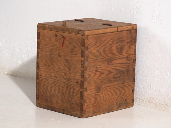 Boîte de rangement ancienne en bois massif (c.1920) #7