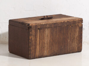 Pequeño cofre antiguo (c.1920) #8