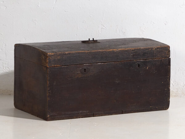 Cofre antiguo con pátina de color oscuro (c.1920) #10