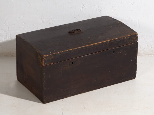 Cofre antiguo con pátina de color oscuro (c.1920) #10