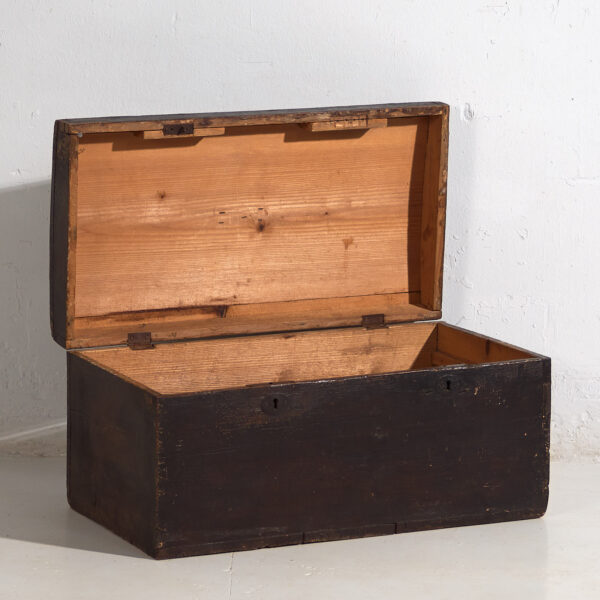 Cofre antiguo con pátina de color oscuro (c.1920) #10