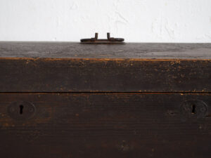 Antique chest with dark patina (c.1920) #10