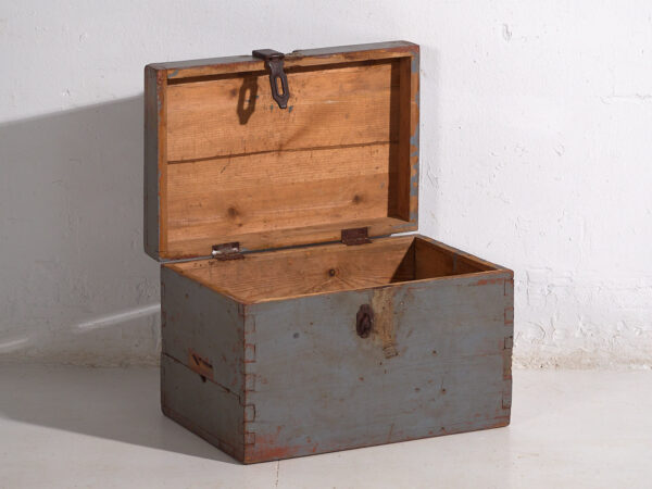 Cofre pequeño antiguo con pátina de color gris (c.1920) #12