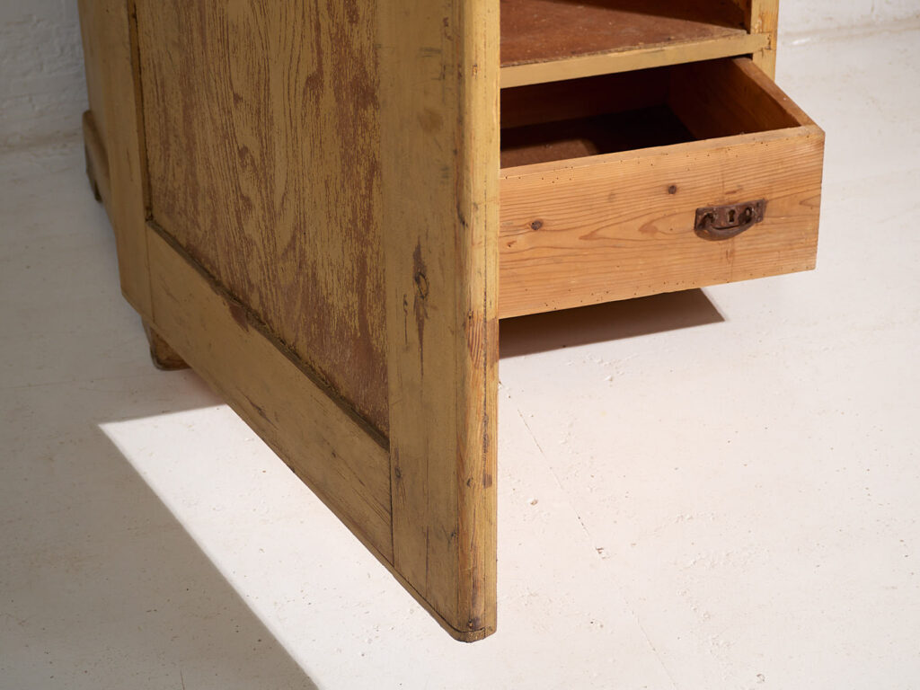 Armario antiguo de una puerta con pátina color ocre (c.1920) #18