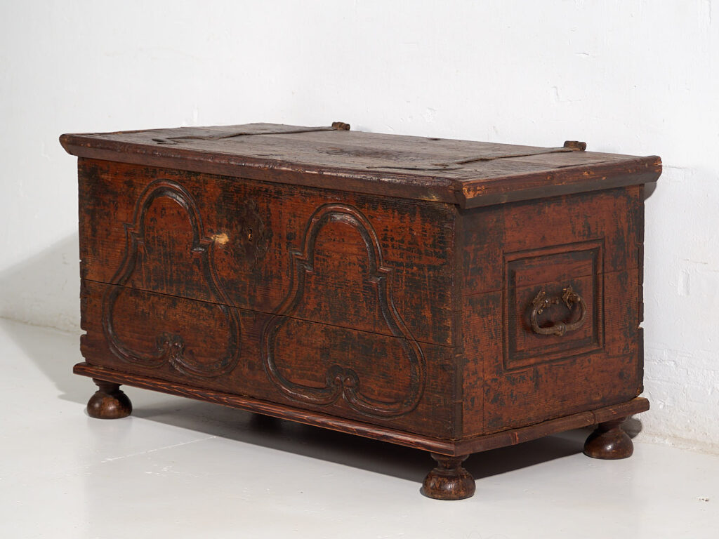 Arcón tallado antiguo (c.1920) #38