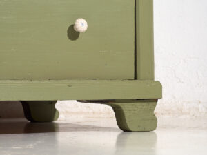 Cómoda antigua de color verde olivo (c.1920) #55