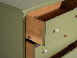 Cómoda antigua de color verde olivo (c.1920) #55