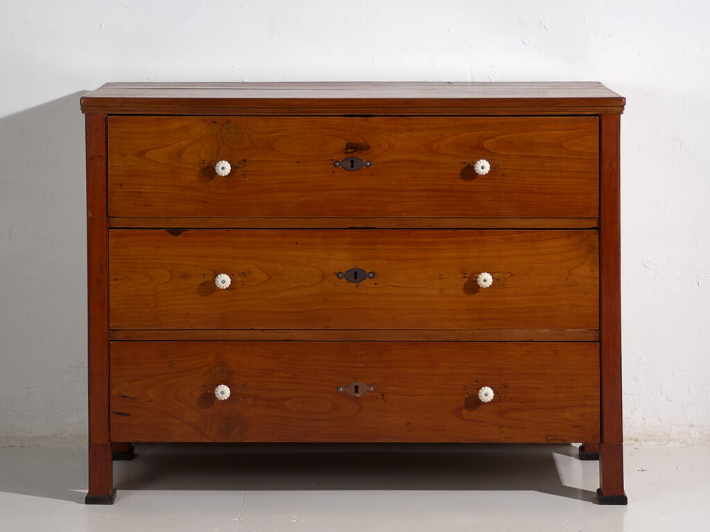 Antigua cómoda de estilo Biedermeier (c.1850) #64