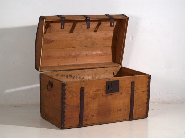 Baúl antiguo con estructura metálica (c.1900) #80
