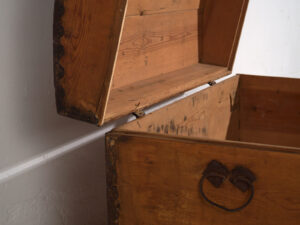 Malle ancienne à cadre métallique (c.1900) #80