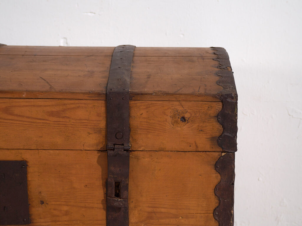 Malle ancienne à cadre métallique (c.1900) #80