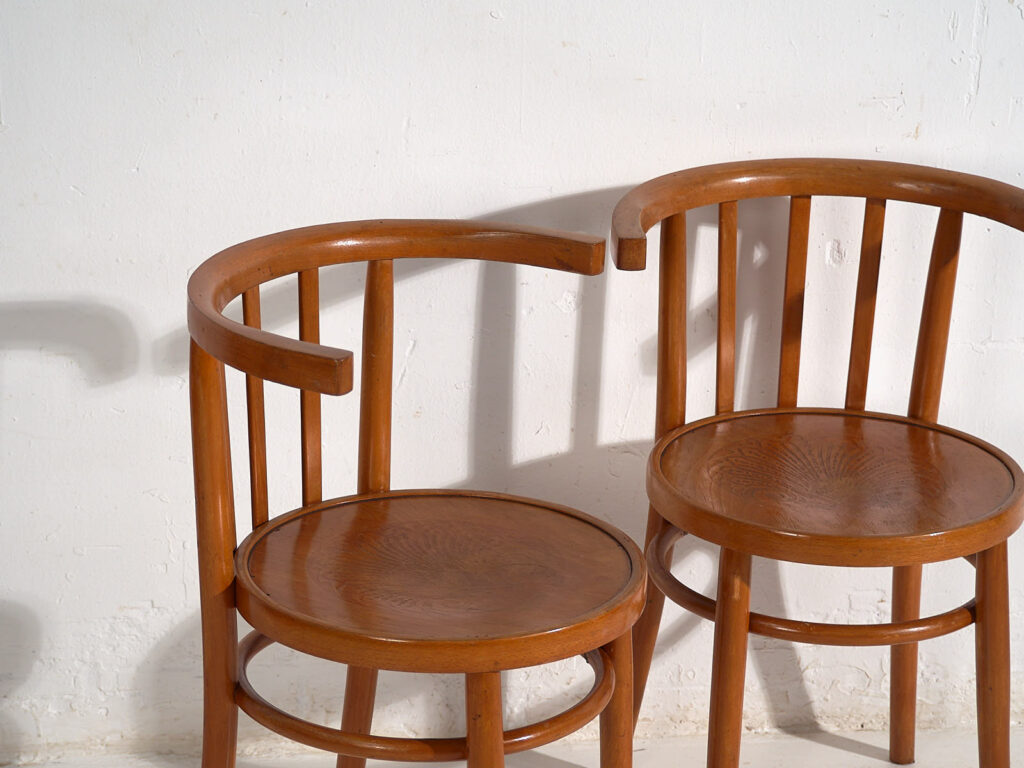 Chaises anciennes en bois courbé avec assise gravée (c.1920). Ensemble de 4 pièces #1
