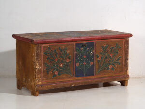 Arcón nupcial antiguo con policromía de motivos florales (c.1860) #104