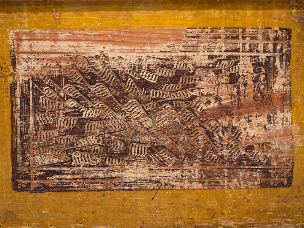 Baúl antiguo con estructura metálica (c.1920) #2