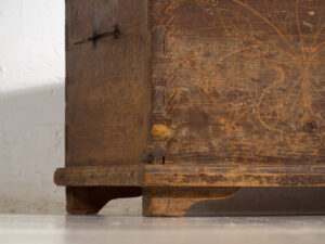 Antique chest with floral motifs (c.1920) #10