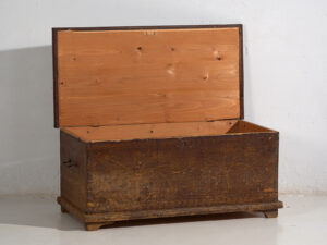 Antique chest with floral motifs (c.1920) #10