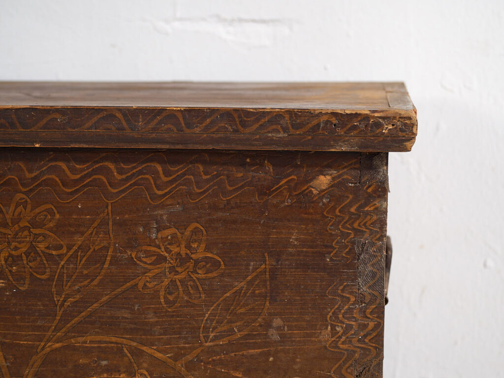 Antique chest with floral motifs (c.1920) #10