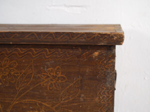 Antique chest with floral motifs (c.1920) #10
