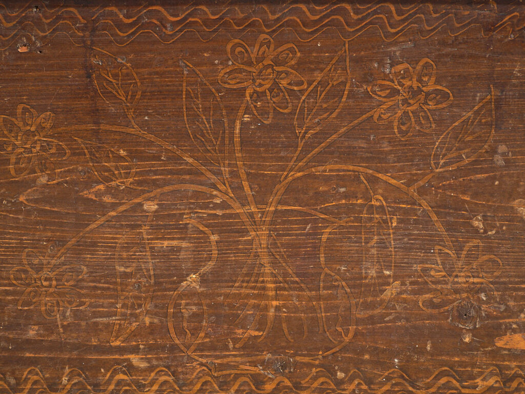 Antique chest with floral motifs (c.1920) #10