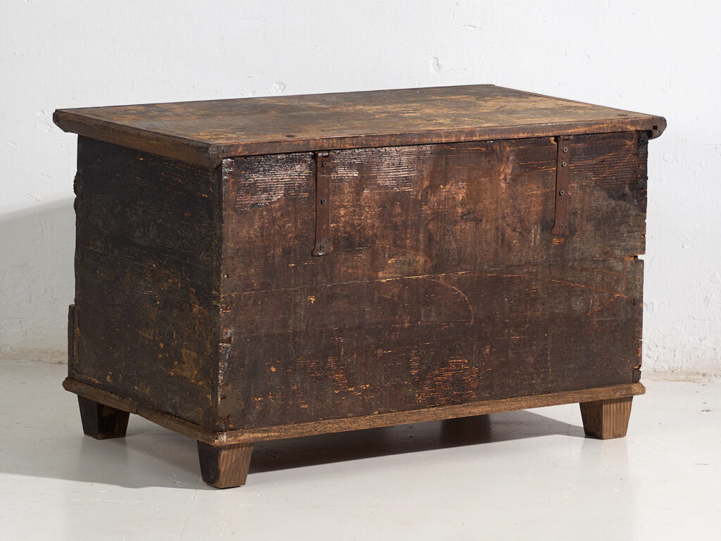 Antiguo cofre con decoración floral (c.1920) #8