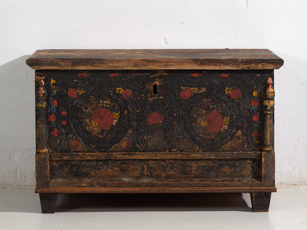 Antiguo cofre con decoración floral (c.1920) #8