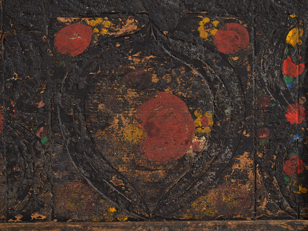 Antiguo cofre con decoración floral (c.1920) #8