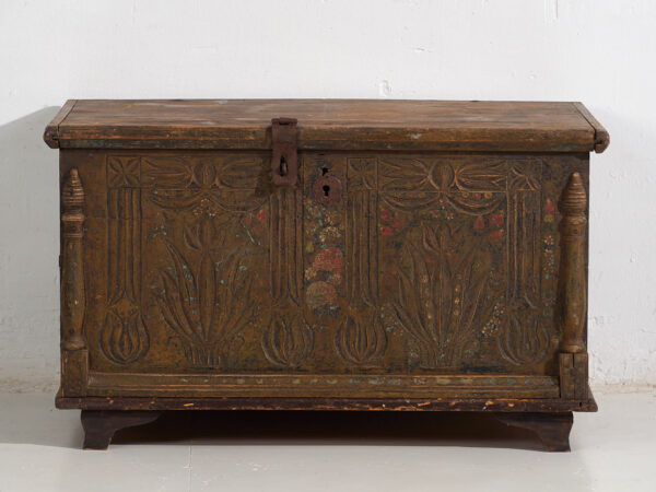 Arcón antiguo tallado con motivos florales (c.1820) #9