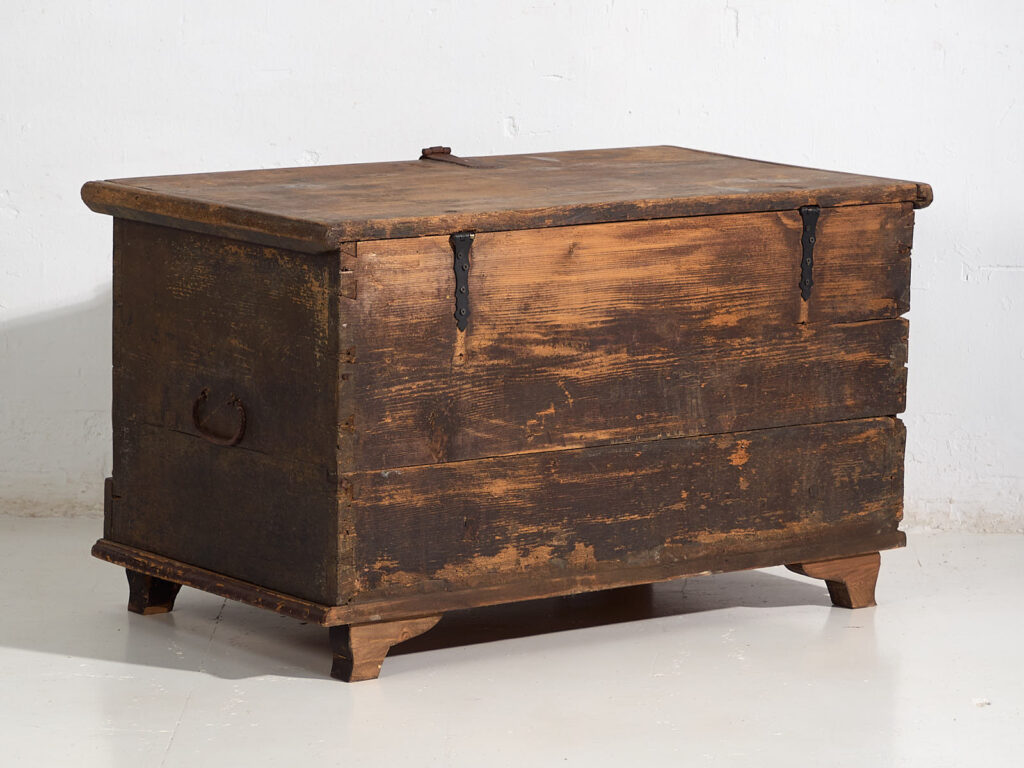 Arcón antiguo tallado con motivos florales (c.1820) #9