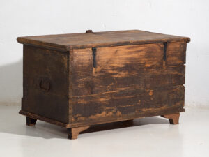 Arcón antiguo tallado con motivos florales (c.1820) #9