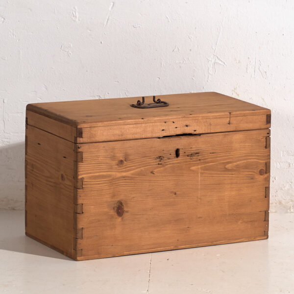 Pequeño cofre antiguo (c.1920) #11
