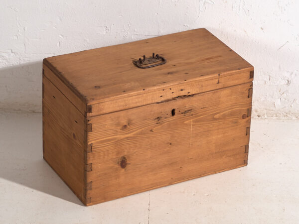 Pequeño cofre antiguo (c.1920) #11