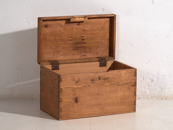 Pequeño cofre antiguo (c.1920) #11