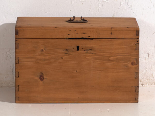 Pequeño cofre antiguo (c.1920) #11