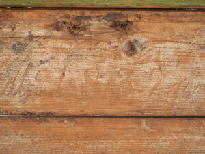 Coffre ancien à patine verte (Année 1839)