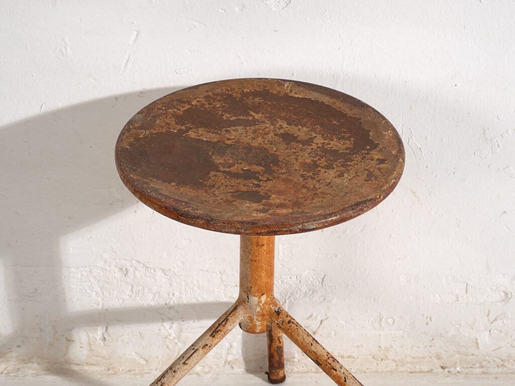 Taburete metálico de estilo industrial (c.1950) #4