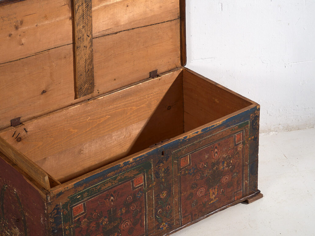 Malle ancienne à motifs floraux (c.1920) #39