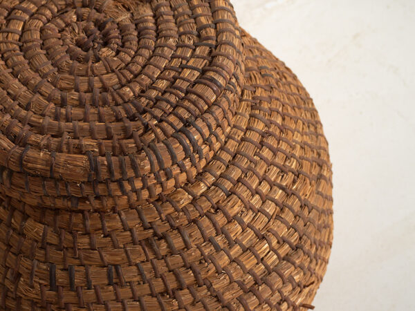 Antigua cesta de mimbre con tapa (c.1920) #43