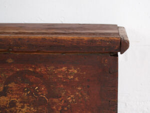 Arcón antiguo pintado con motivos florales y cerradura de hierro (c.1820) #47