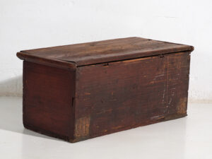 Arcón antiguo pintado con motivos florales y cerradura de hierro (c.1820) #47