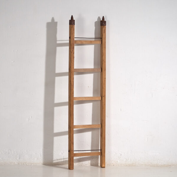 Escalera antigua de madera maciza (c.1920) #2