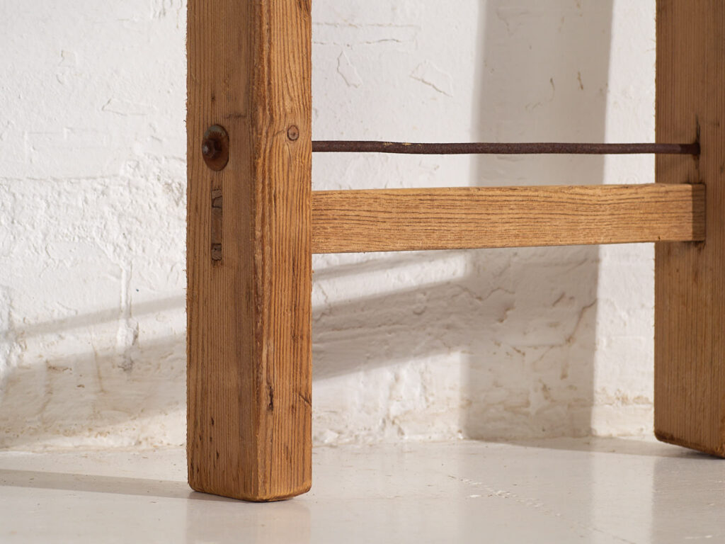 Escalera antigua de madera maciza (c.1920) #2