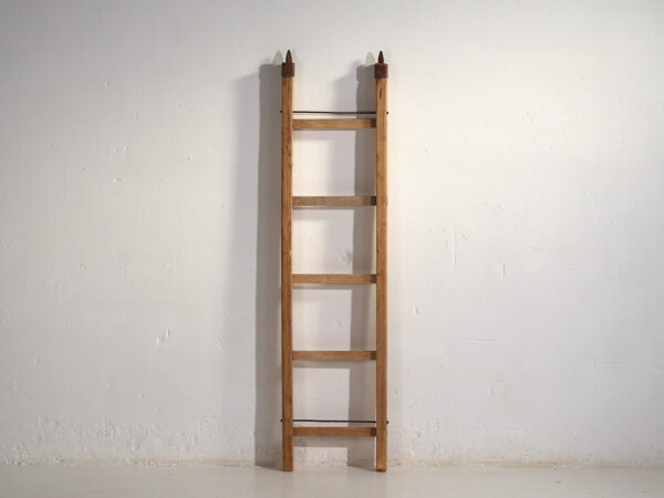 Escalera antigua de madera maciza (c.1920) #2