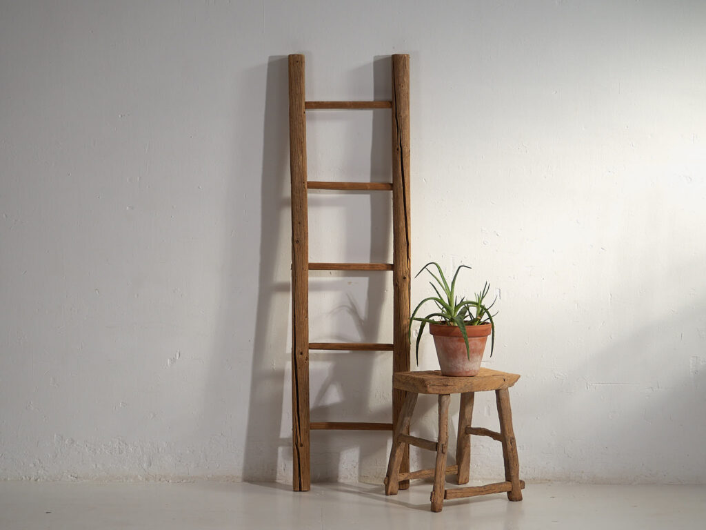 Antigua escalera decorativa de madera maciza (c.1920) #4