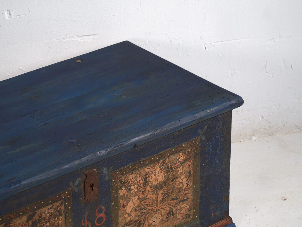 Antiguo baúl nupcial de color azul marino (Año 1855) #13